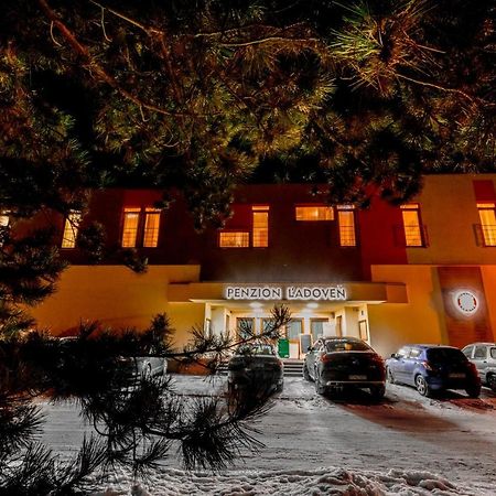 Penzión Ľadoveň Martin Exterior foto